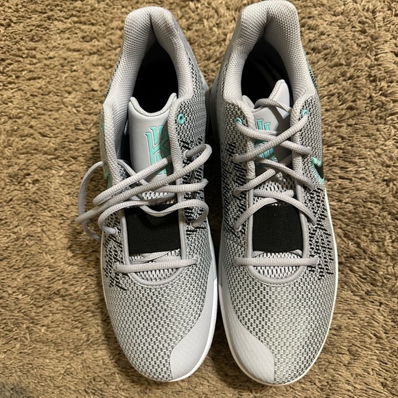 Vintage Nike Kyrie flytrap 2 “cool grey” 00s size 11.5 - Picture 9 of 10